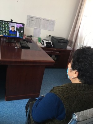 “1小時聆聽計劃”開啟“心”路！心理咨詢師和養老院老人屏對屏 解開心結